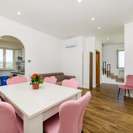 Relais Francesca Pool&view * 소렌토