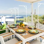 Relais Francesca Pool&view Vakantiehuis *